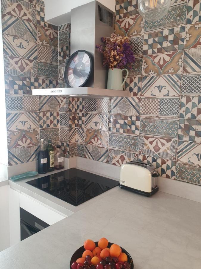 Beautiful Apartment With Terrace San Basilio Seville Luaran gambar