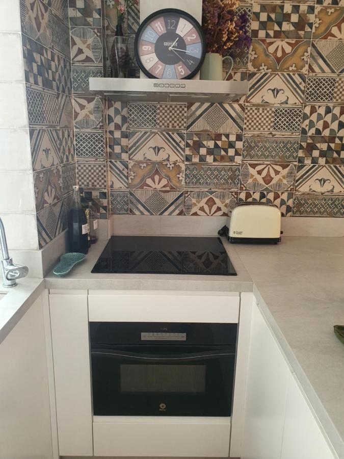 Beautiful Apartment With Terrace San Basilio Seville Luaran gambar